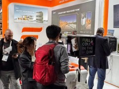 MWC 2025最火黑科技！行业首款星光夜视手机FOSSiBOT F107 PRO燃爆全场，引各路人马竞相体验