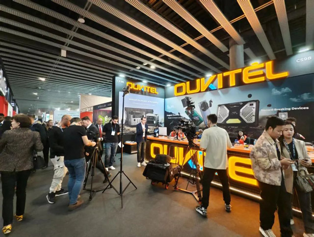 OUKITEL 闪耀 MWC 2025，三防新科技引爆全场！